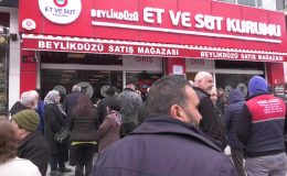 İstanbul’da Et Sırasındaki Vatandaş İsyan Etti: Zannediyorum Ki Ülkeye Bir Fabrika Açtı. F Tipi Cezaevi Açmış