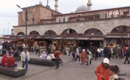 Eminönü’ndeki Gurbetçinin Bayramlık Tepkisi: Hans’ın Bebesi dDoyuyor da Kemal’in Bebesi Neden Doymuyor?