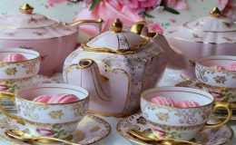 Büyükannenizin Porselen Hazinesini Keşfedin : Evde Saklı Kalmış Bir Servet Olabilir !