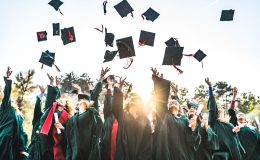 Sosyal medya bu haberle çalkalanıyor: 25 bin liraya linsans diploması satıyorlar